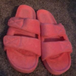 Women slippers